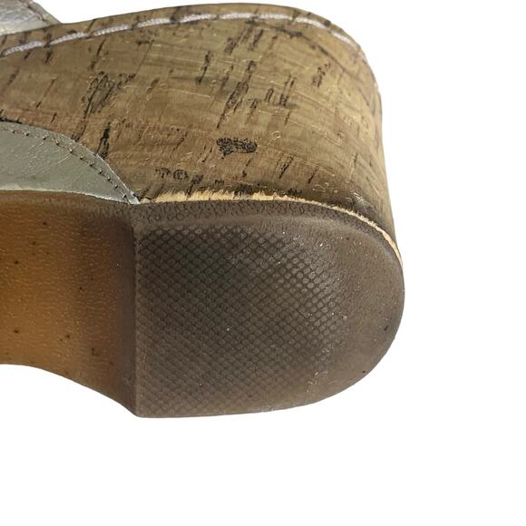 B.O.C. Born Concepts Women's Vivienne Champagne Flower Wedge Sandal 9 - Picture 9 of 10